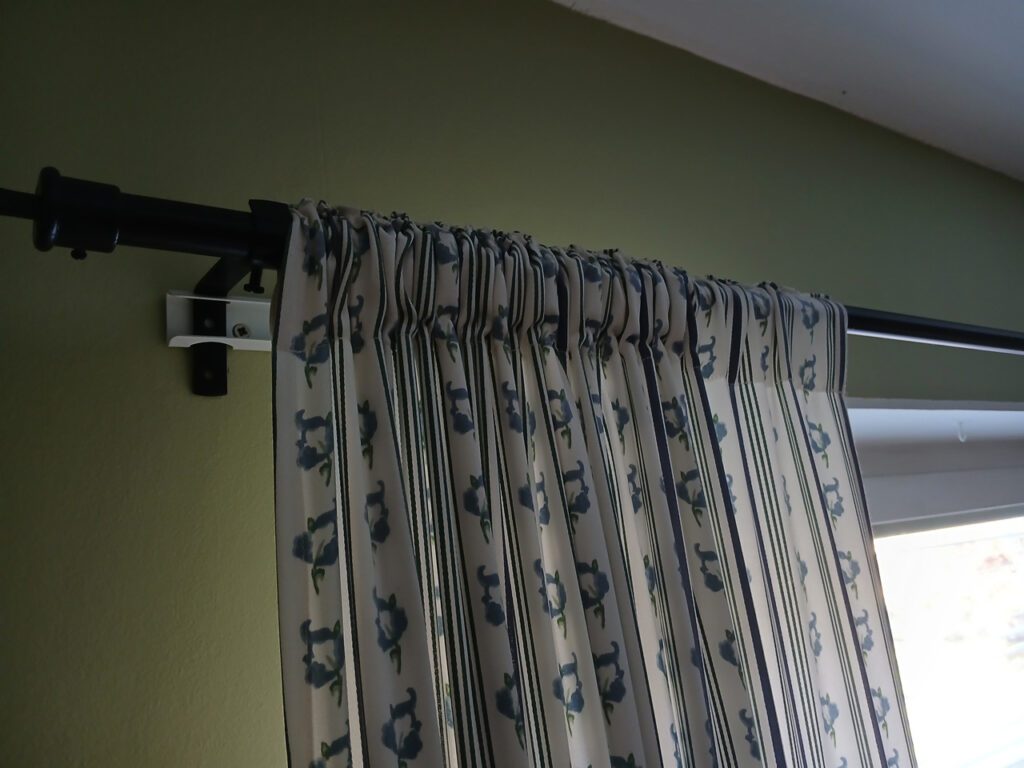 Ett av flera alternativ för gardinuppsättningar