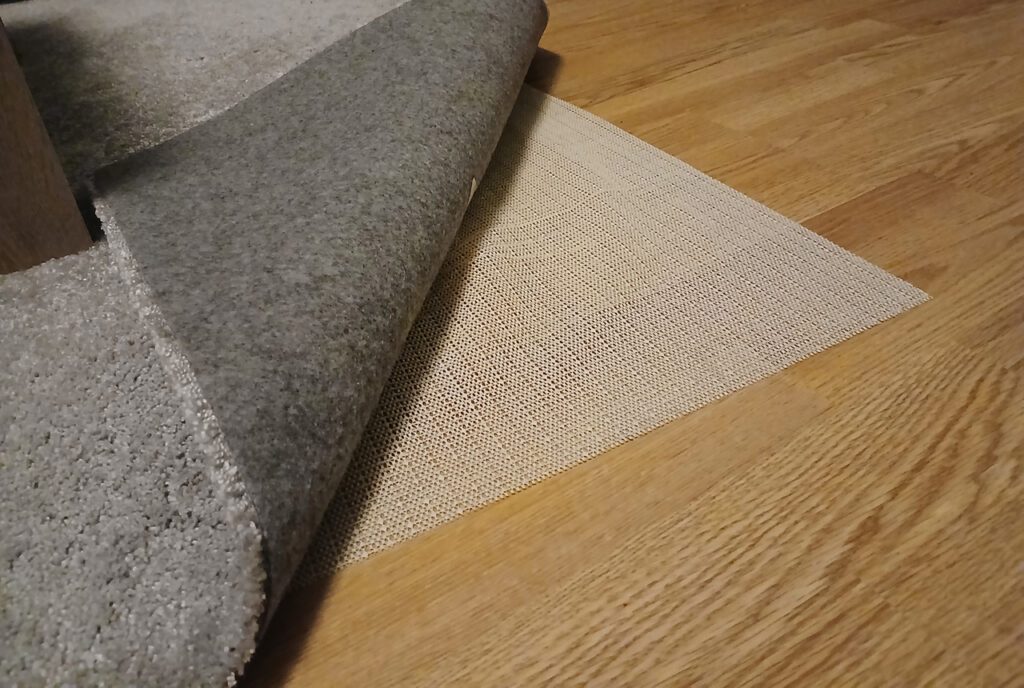 Barnsäkra hemmet med halkskydd