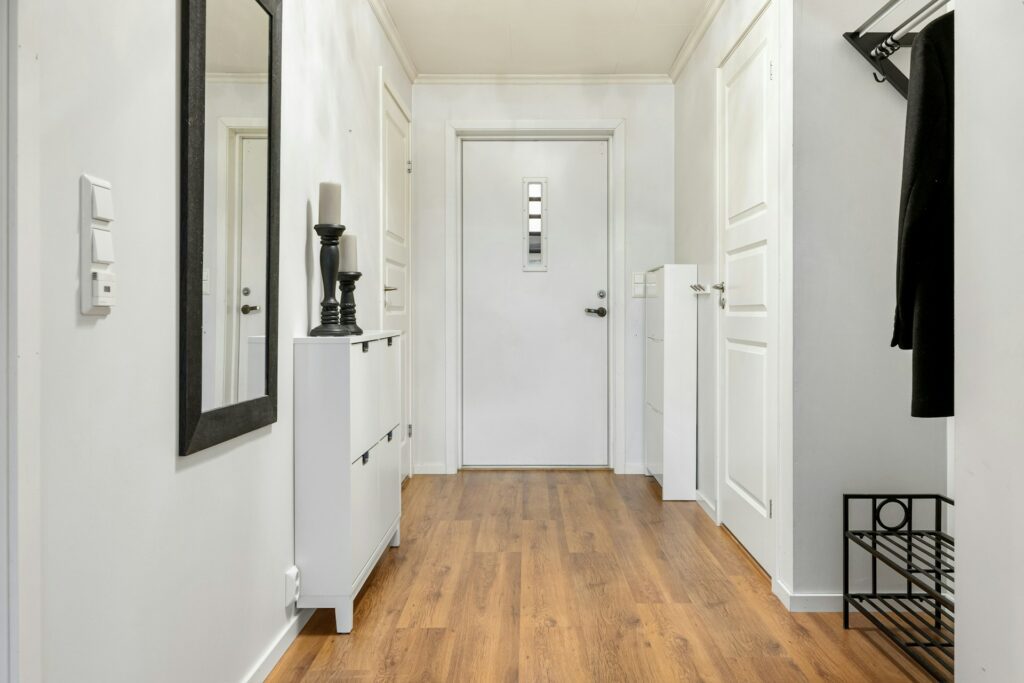 Inredning av avlång hall