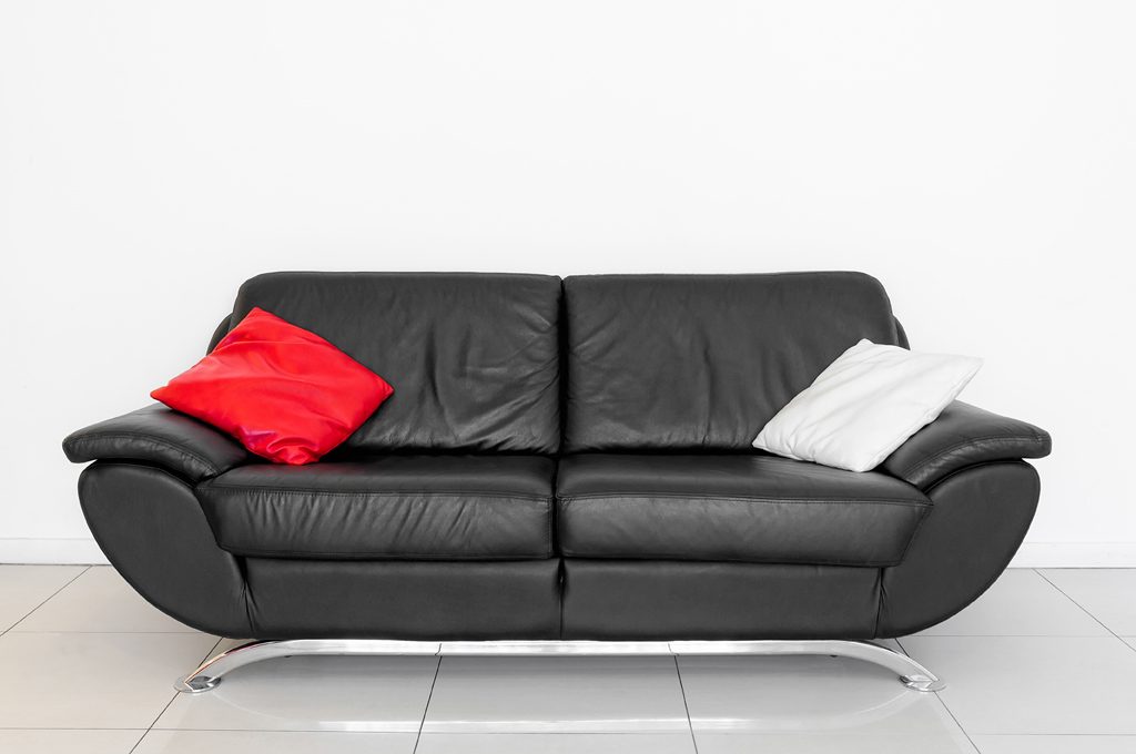 Kuddar till svart soffa
