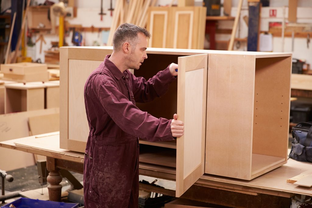 Tillverkning av white label-möbler