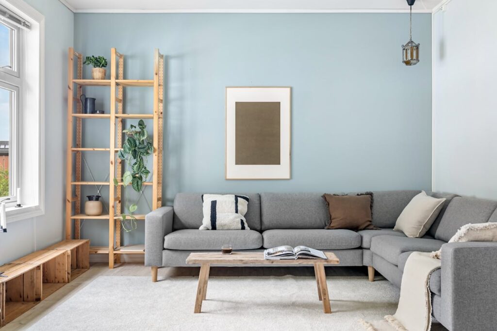 Kuddar till ljusgrå soffa