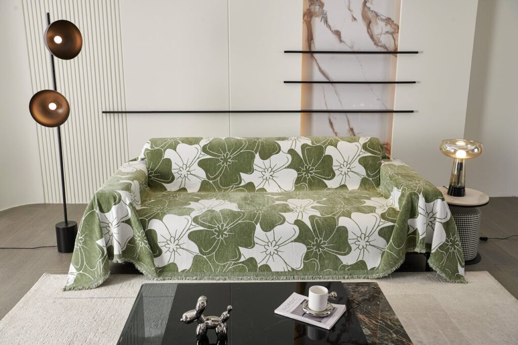 Mönstrat sofföverdrag